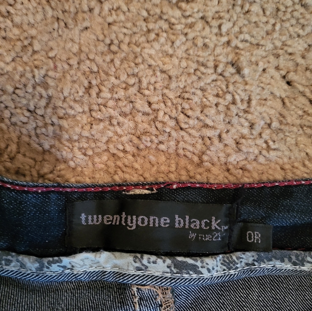 Rue 21 Slimboot jeans 0R. $10 - Picture 4 of 8